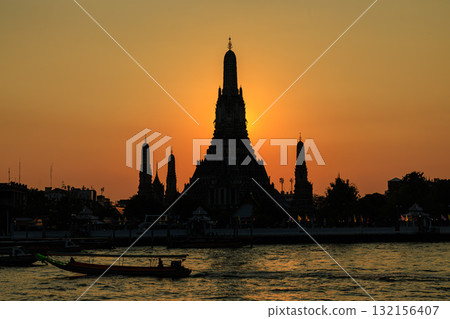 [泰國曼谷] 從湄南河對岸眺望黎明寺的日落 132156407