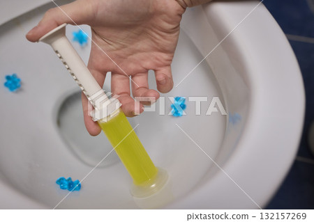 Toilet Cleaning Process with Liquid Cleaner Utilizing a Disposable Syringe for Efficiency Toilet Cleaning Process with Liquid Cleaner Utilizing a Disposable Syringe for Efficiency 132157269
