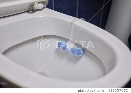 An Innovative Toilet Cleaning Tool is Currently Being Utilized for Effective Maintenance An Innovative Toilet Cleaning Tool is Currently Being Utilized for Effective Maintenance 132157972