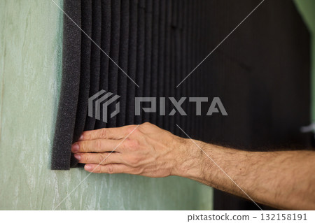 Guidance on Installing Acoustic Foam Panels Effectively for Achieving Soundproofing Benefits 132158191