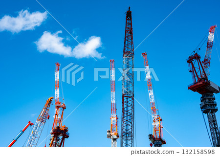 大型建築工地塔吊排列的場景a-1 132158598