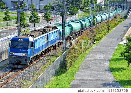 東海道幹線、櫻木町-東-高島、JR 貨運、EH200-901（高崎） 132158766