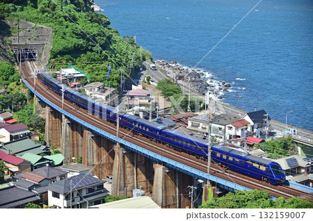 Tokaido Main Line, Hayakawa-Nebukawa, Izukyu 2100 series, R-5 Royal Express Tokaido Main Line, Hayakawa-Nebukawa, Izukyu 2100 series, R-5 Royal Express 132159007