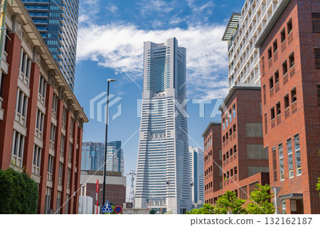 Kanagawa Prefecture: Brick streetscape overlooking Yokohama Minato Mirai 132162187