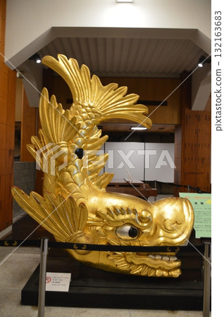 展出的金鯱（愛知縣名古屋市名古屋城） 132163683