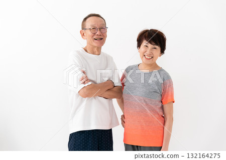 Senior couple fitness 132164275