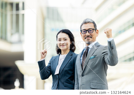 工作高階男性女性商業形象 132164624