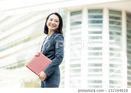 資深女性商界女性 132164628