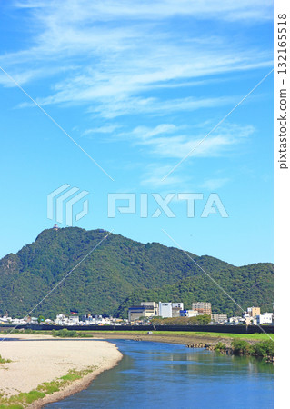 岐阜縣岐阜市長良川和金華山的風景 132165518