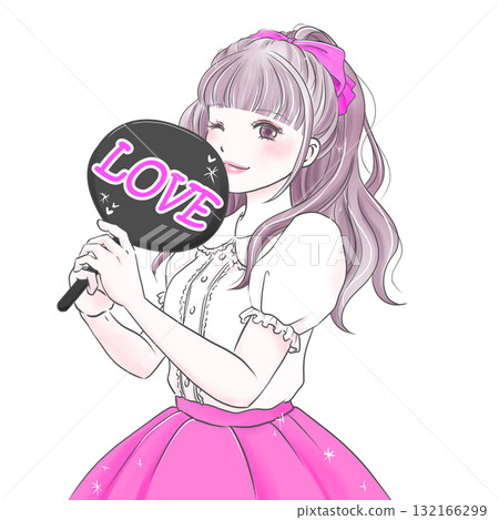 一位穿著粉紅色衣服的女士拿著扇子享受她最喜歡的活動 一位穿著粉紅色衣服的女士拿著扇子享受她最喜歡的活動 132166299