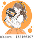 穿著橘色衣服的女人用風扇享受她最喜歡的活動 132166307