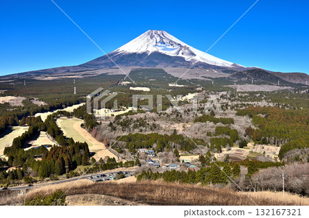 Mount Echizen in the Aitaka mountain range, Mount Fuji as seen from the Jurigi Plateau Observatory Mount Echizen in the Aitaka mountain range, Mount Fuji as seen from the Jurigi Plateau Observatory 132167321