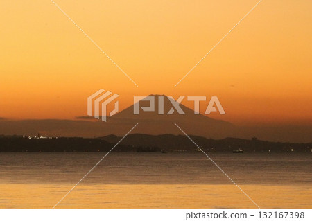 Beautiful sunset Mount Fuji 132167398