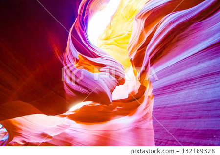 美國亞利桑那州下羚羊峽谷 美國亞利桑那州下羚羊峽谷 132169328