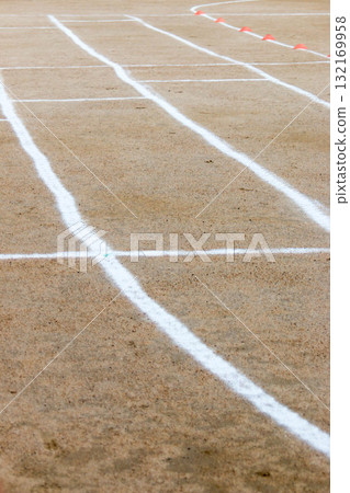 White line of athletic meet 132169958