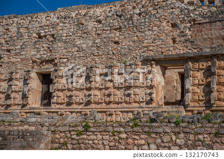 Kaaba - Mayan stone architecture 132170743