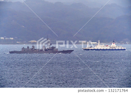 Tokyo Bay, Uraga Channel, Japan Maritime Self-Defense Force, Ariake, DD-109, Tokai Kisen, Sarvia Maru 132171764