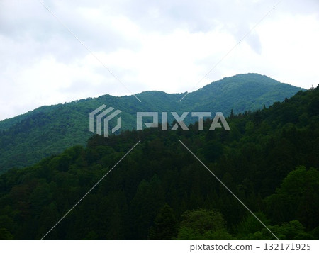 山脈04 132171925
