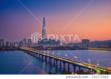 Seoul and Sunset Seoul and Sunset 132171928