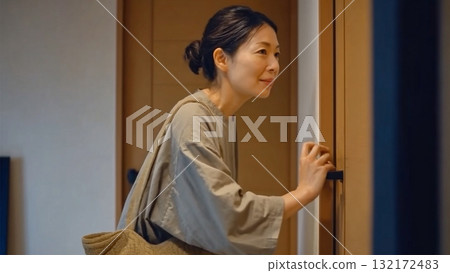 一個女人出去 一個女人出去 132172483