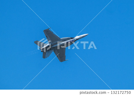 航空展-令人印象深刻的戰鬥機飛行 航空展-令人印象深刻的戰鬥機飛行 132172750