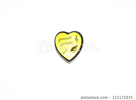 Heart-shaped music box 132172835