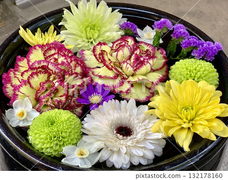 三月洗花(康乃馨、菊花、大麗花、乒乓菊、靜物)<須鄉神社/愛知縣岡崎市> 三月洗花(康乃馨、菊花、大麗花、乒乓菊、靜物)<須鄉神社/愛知縣岡崎市> 132178160