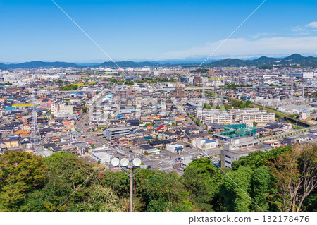 從觀景台眺望小牧山城（愛知縣小牧市） 132178476