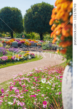 Gifu World Rose Garden, Autumn flowerbeds (Kani City, Gifu Prefecture) Gifu World Rose Garden, Autumn flowerbeds (Kani City, Gifu Prefecture) 132178749