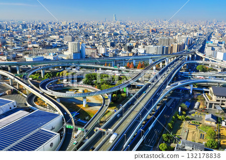 [大阪府]晴天的東大阪交界處 132178838