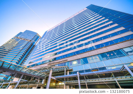 Tokyo cityscape in Japan, including Shinagawa Station and office buildings Tokyo cityscape in Japan, including Shinagawa Station and office buildings 132180075