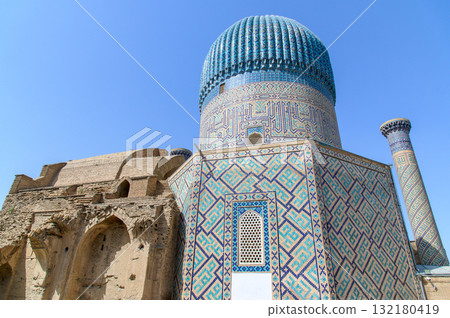 烏茲別克撒馬爾罕古爾阿米爾陵墓美麗的藍色風景 烏茲別克撒馬爾罕古爾阿米爾陵墓美麗的藍色風景 132180419