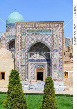 The beautiful blue scenery of the Shah-i-Zinda mausoleums in Samarkand, Uzbekistan 132180920