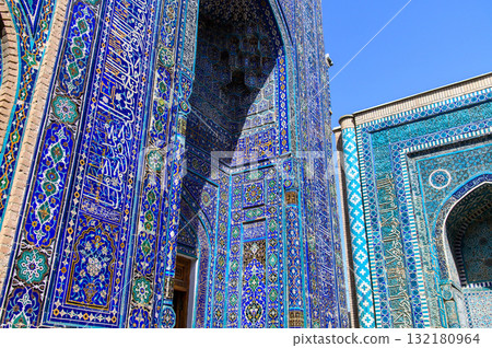烏茲別克撒馬爾罕的沙伊辛達陵墓美麗的藍色風景 132180964