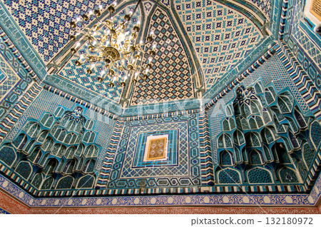 烏茲別克撒馬爾罕的沙伊辛達陵墓美麗的藍色風景 132180972