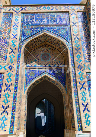 The beautiful blue scenery of the Shah-i-Zinda mausoleums in Samarkand, Uzbekistan 132180979