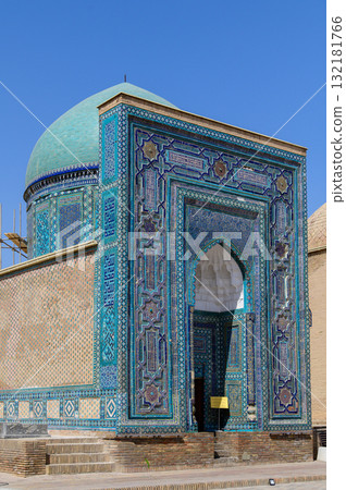 烏茲別克撒馬爾罕的沙伊辛達陵墓美麗的藍色風景 烏茲別克撒馬爾罕的沙伊辛達陵墓美麗的藍色風景 132181766