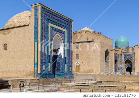 烏茲別克撒馬爾罕的沙伊辛達陵墓美麗的藍色風景 烏茲別克撒馬爾罕的沙伊辛達陵墓美麗的藍色風景 132181770