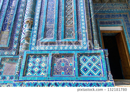 烏茲別克撒馬爾罕的沙伊辛達陵墓美麗的藍色風景 132181780