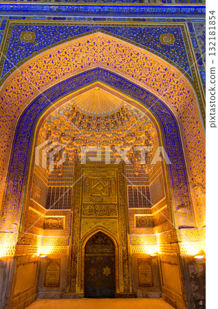Beautiful interior of Tilla-Kari Madrasah in Registan Square, Samarkand, Uzbekistan 132181854