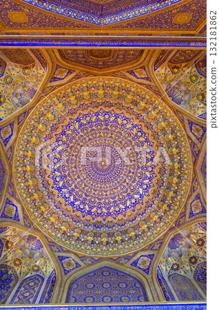 Beautiful interior of Tilla-Kari Madrasah in Registan Square, Samarkand, Uzbekistan Beautiful interior of Tilla-Kari Madrasah in Registan Square, Samarkand, Uzbekistan 132181862