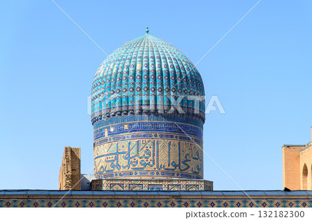 烏茲別克撒馬爾罕的 Hib-i-Khanym 清真寺的美麗景色 132182300
