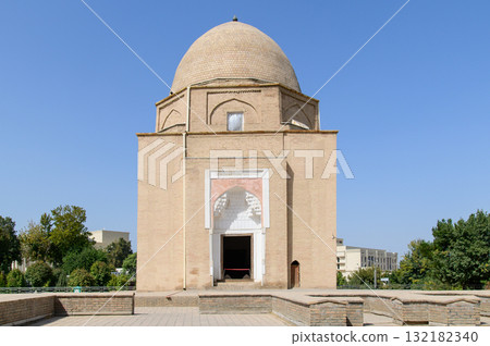 A beautiful view of the Rukhobod Mausoleum in Samarkand, Uzbekistan 132182340