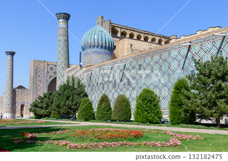 烏茲別克撒馬爾罕雷吉斯坦廣場的美景 132182475