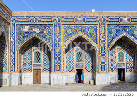 烏茲別克撒馬爾罕雷吉斯坦廣場的美景 132182526