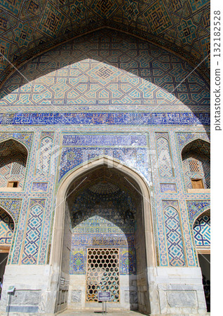 烏茲別克撒馬爾罕雷吉斯坦廣場的美景 132182528