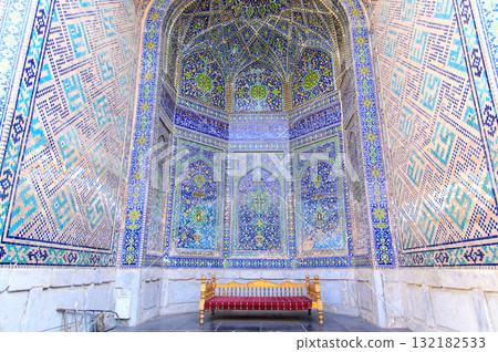 烏茲別克撒馬爾罕雷吉斯坦廣場的美景 132182533