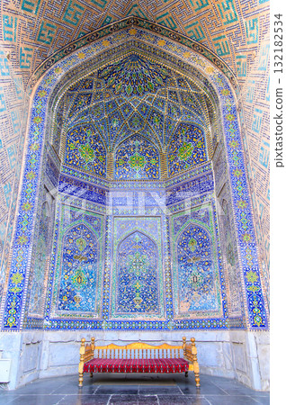 烏茲別克撒馬爾罕雷吉斯坦廣場的美景 烏茲別克撒馬爾罕雷吉斯坦廣場的美景 132182534