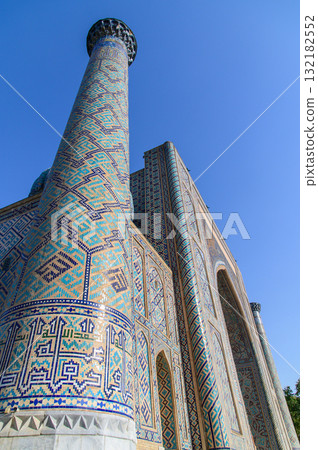 烏茲別克撒馬爾罕雷吉斯坦廣場的美景 132182552