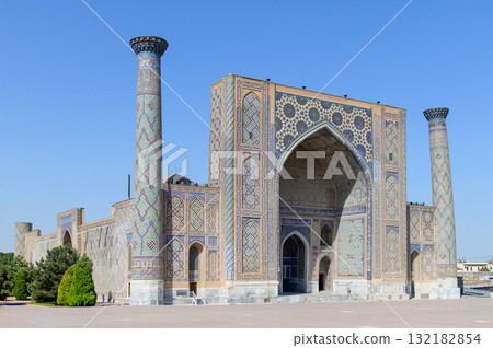 Beautiful view of Registan Square in Samarkand, Uzbekistan 132182854